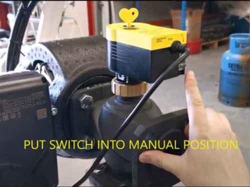 How to remove and refit a Sauter AVM105 actuator